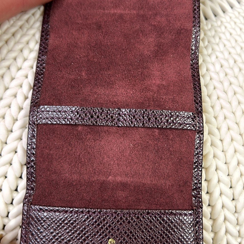 Louis Vuitton Taiga Leather Cufflinks Case - Picture 5 of 9